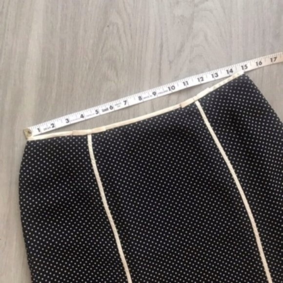 Ann Taylor | A Line Silk Polka Dot Skirt Sz. 6 - Picture 6 of 8
